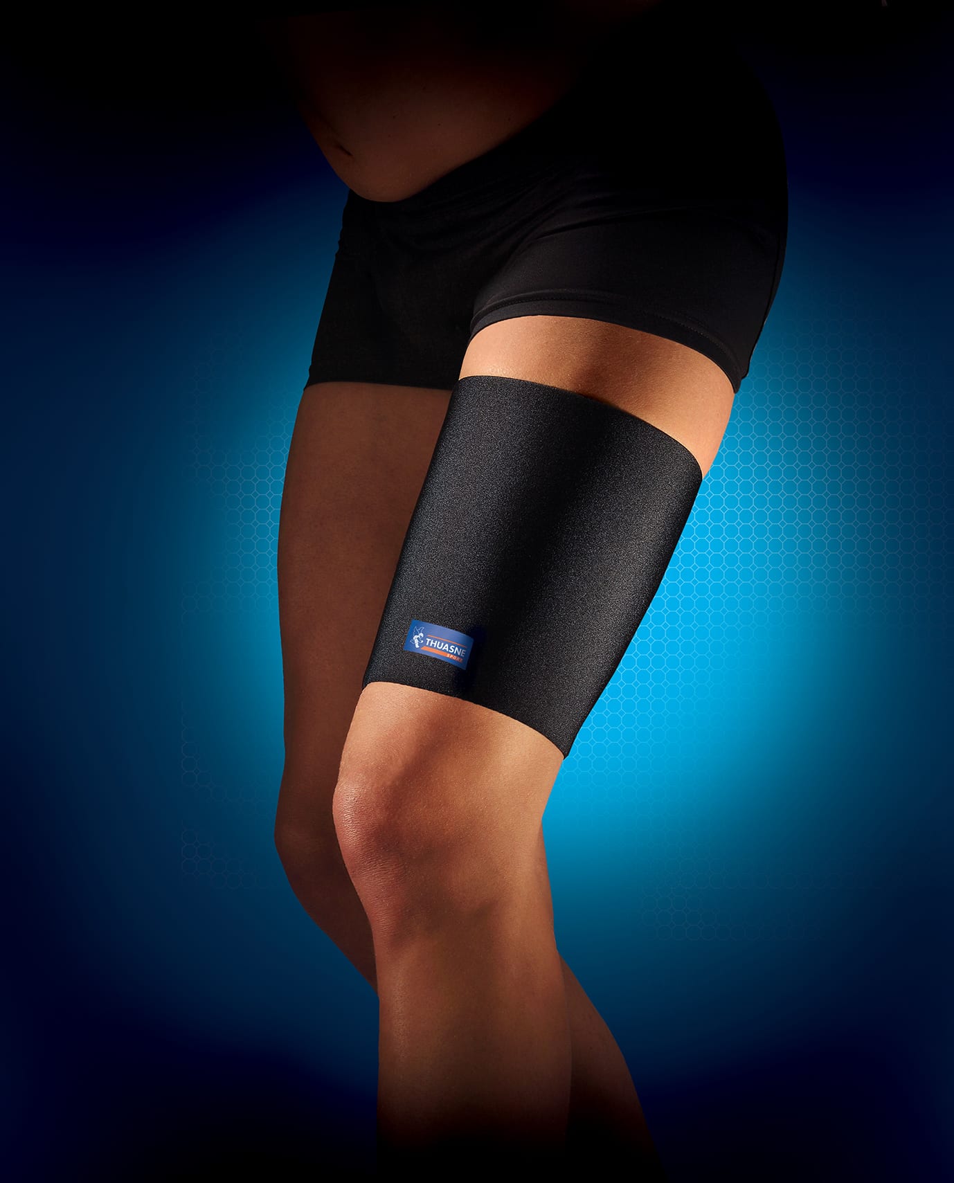 A person wearing a Thuasne Neoprene thigh support